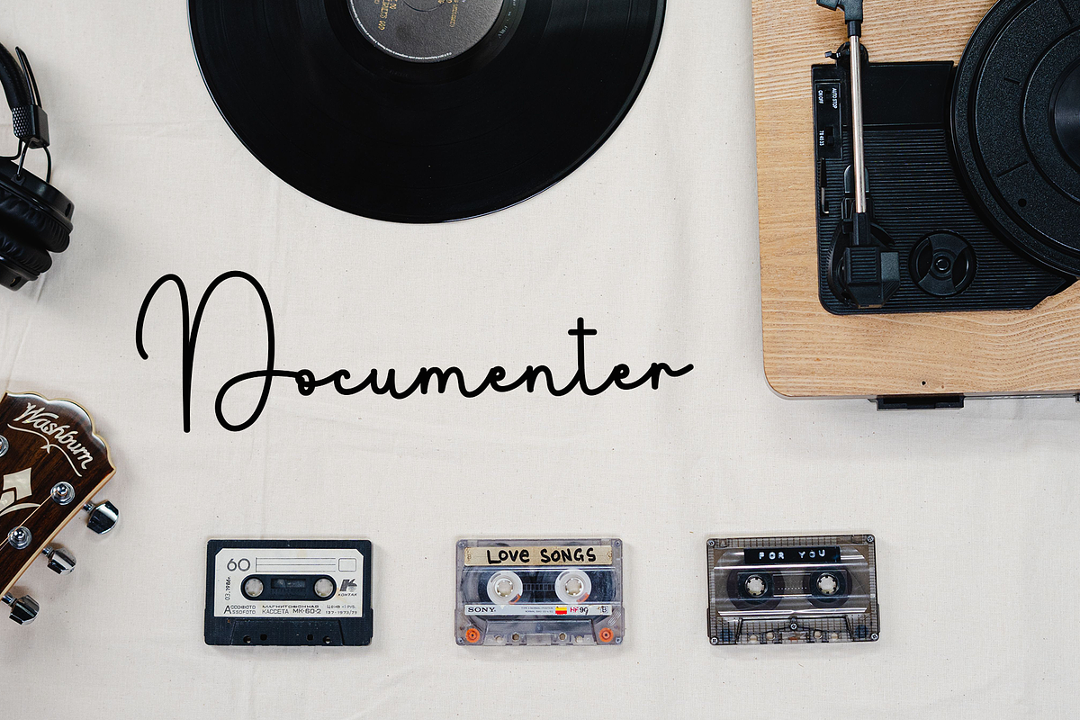 Thinking, a Handwritten Font by InermediaSTUDIO (Photo 2 of 8)