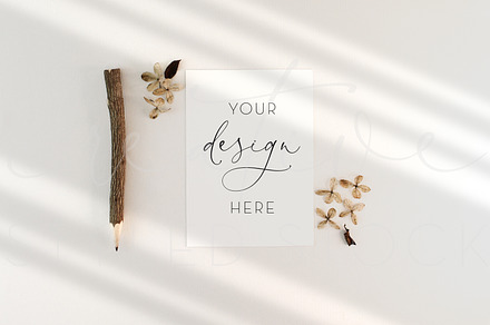 Dry Flowers 5x7 Card Mockup