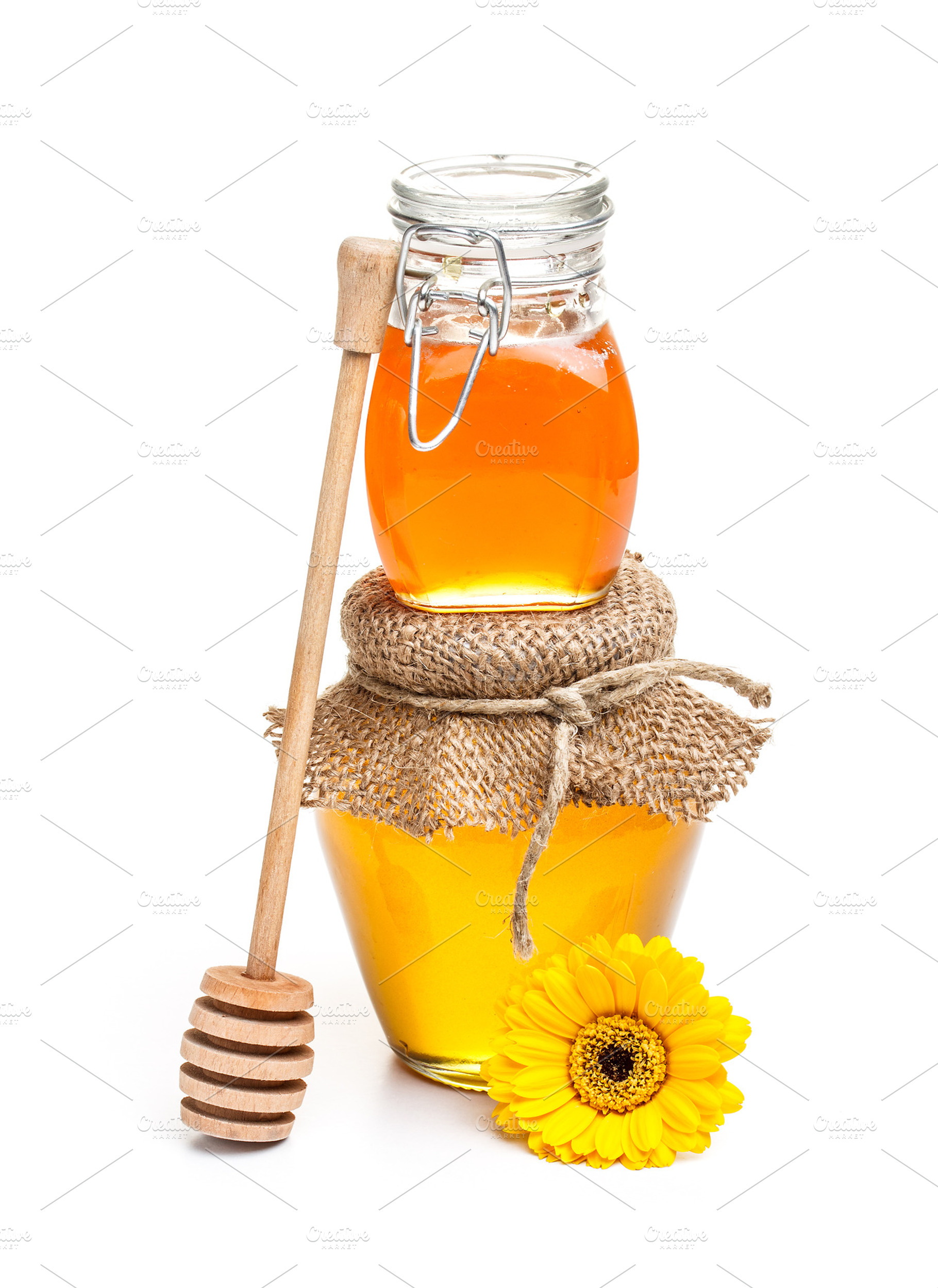 Honey containing acacia, apiary, and apiculture