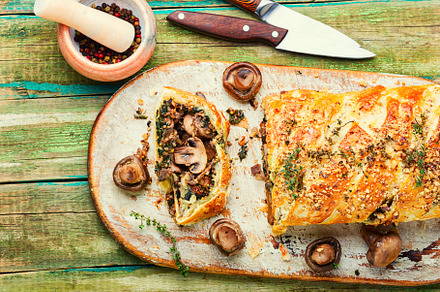 Tasty autumn pie with mushrooms cham, a Background Photo by MLunov MLunov