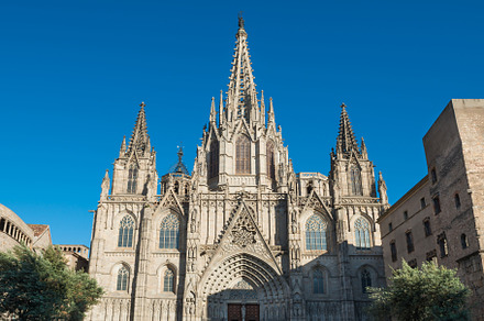 Cathedral de Barcelona in Spain, an Architecture Photo by Vapi
