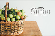 25 Delicate Feminine Logos - Vol 2, a Branding & Logo Template by Davide Bassu (Thumbnail 6 of 6)