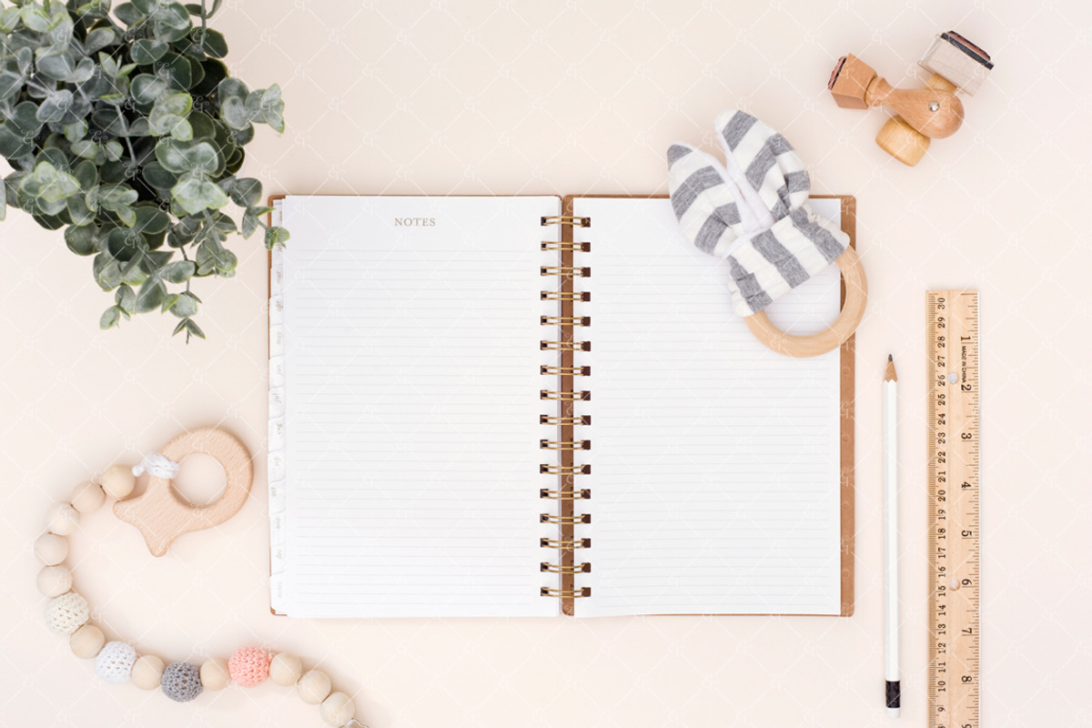 Styled Stock Bundle: Mompreneurs, a Social Media Template by ET | Stock Photography (Photo 4 of 25)