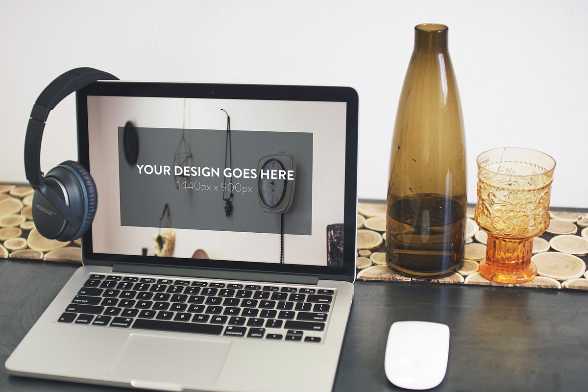 12 Macbook PRO, iPad, iPhone Mockups, an iPhone Mockup by Zan Ilic (Photo 4 of 7)