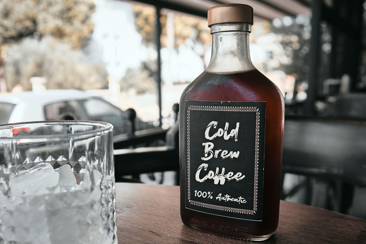Wonder Glow – Brush Script Font, a Script Font by Fikryal Studio (Photo 5 of 11)