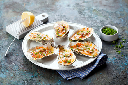 Rockefeller oysters baked with chees