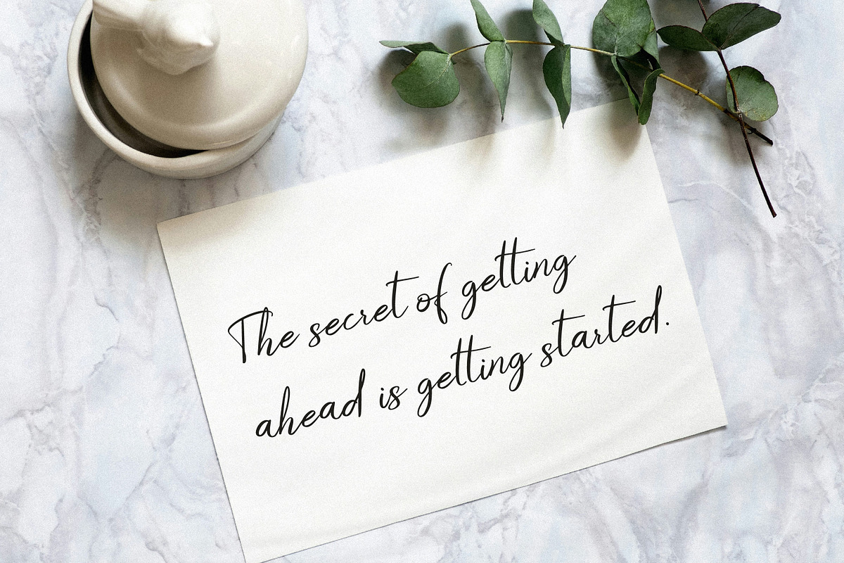 Jhelysta, a Font by Goresan Studio (Photo 9 of 15)