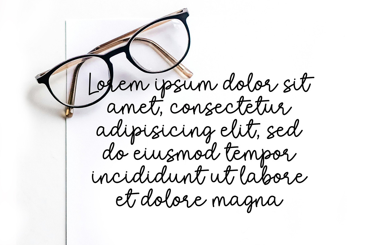 Satuline - Beautiful monoline font, a Script Font by Fontcastle (Photo 3 of 5)