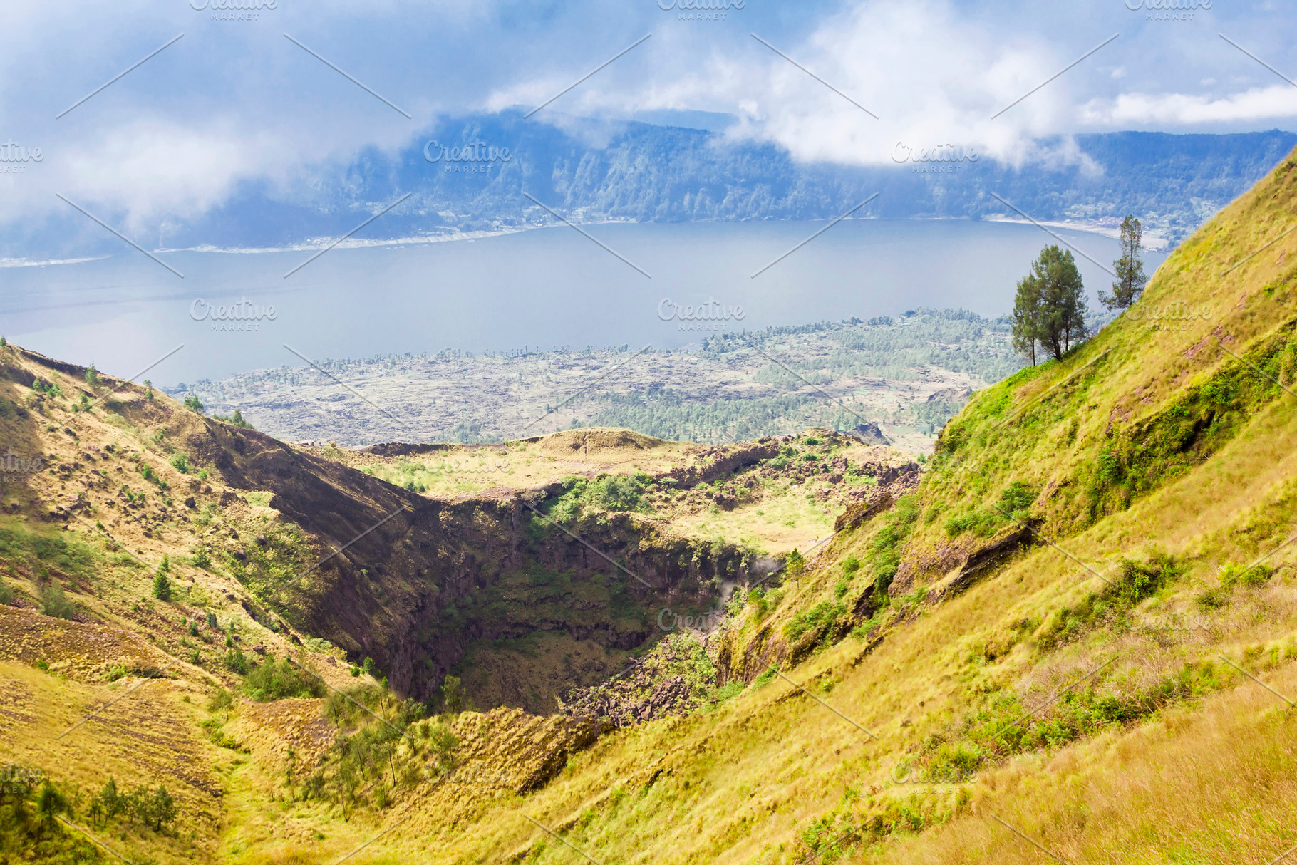 Inside Batur volcano, a Photo by saiko3p