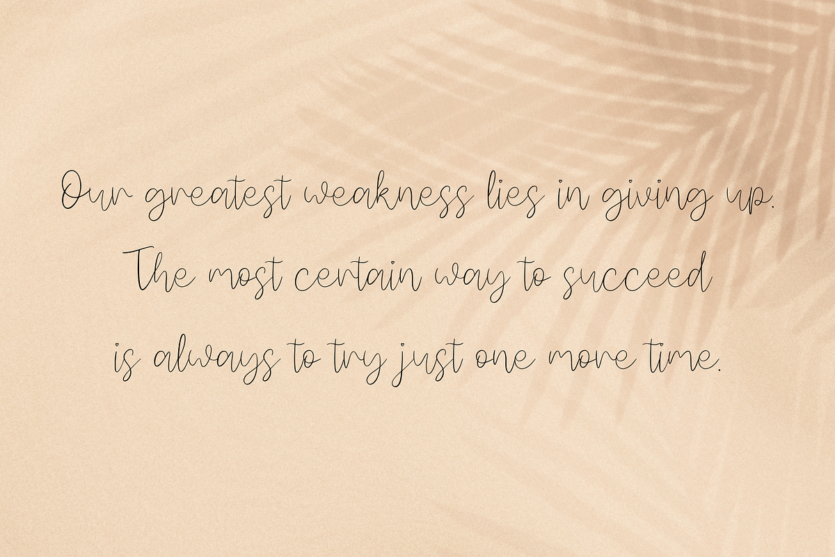 Calinea, a Script Font by Forberas Club (Photo 4 of 7)