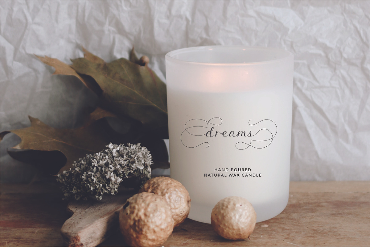 Aesthetics Luxury Script Font, a Script Font by theinkaffair (Photo 3 of 11)