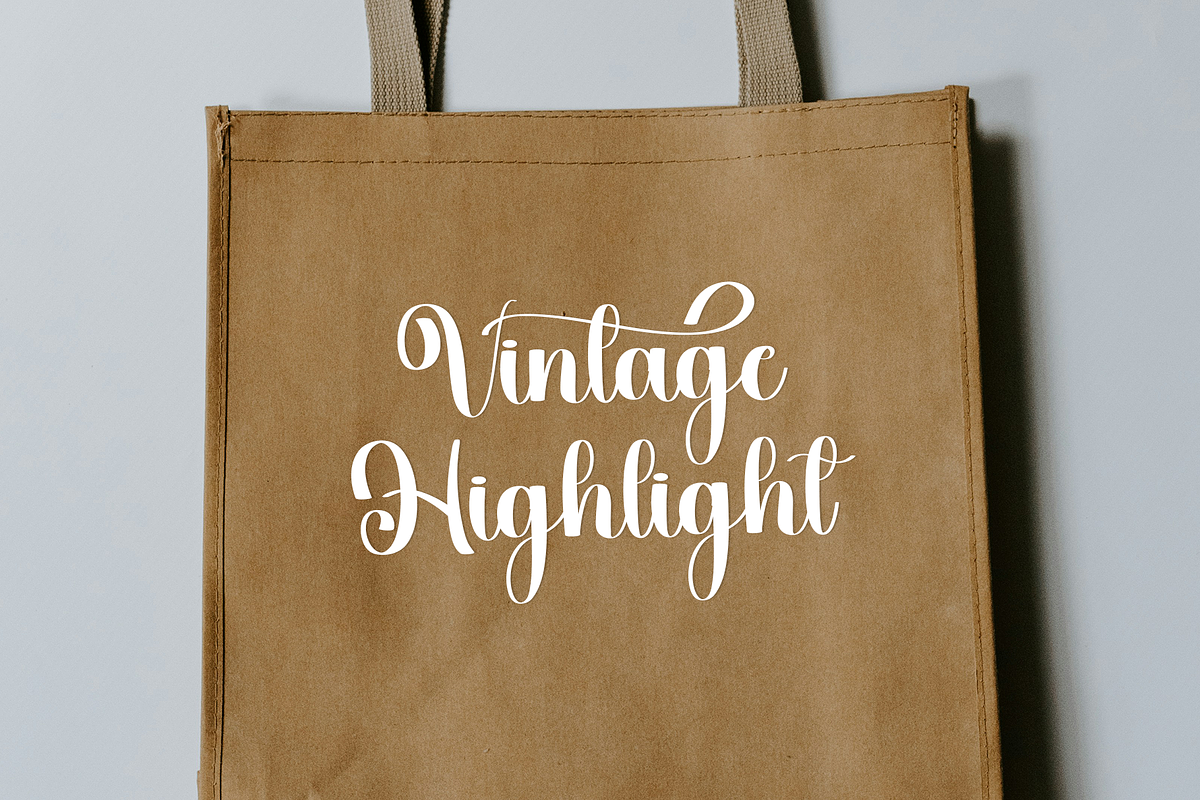 Vintage Groovy, a Handwritten Font by InermediaSTUDIO (Photo 5 of 8)