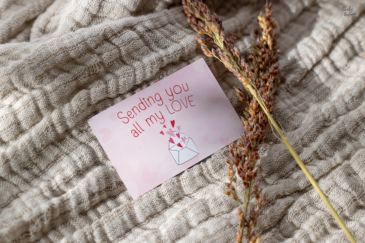 Kiss Me | Handwriting Font, a Handwritten Font by LivelyAutumn11.11 (Photo 5 of 5)