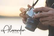 Vintage Signature | Script Font, a Handwritten Font by Scratchones (Thumbnail 5 of 8)