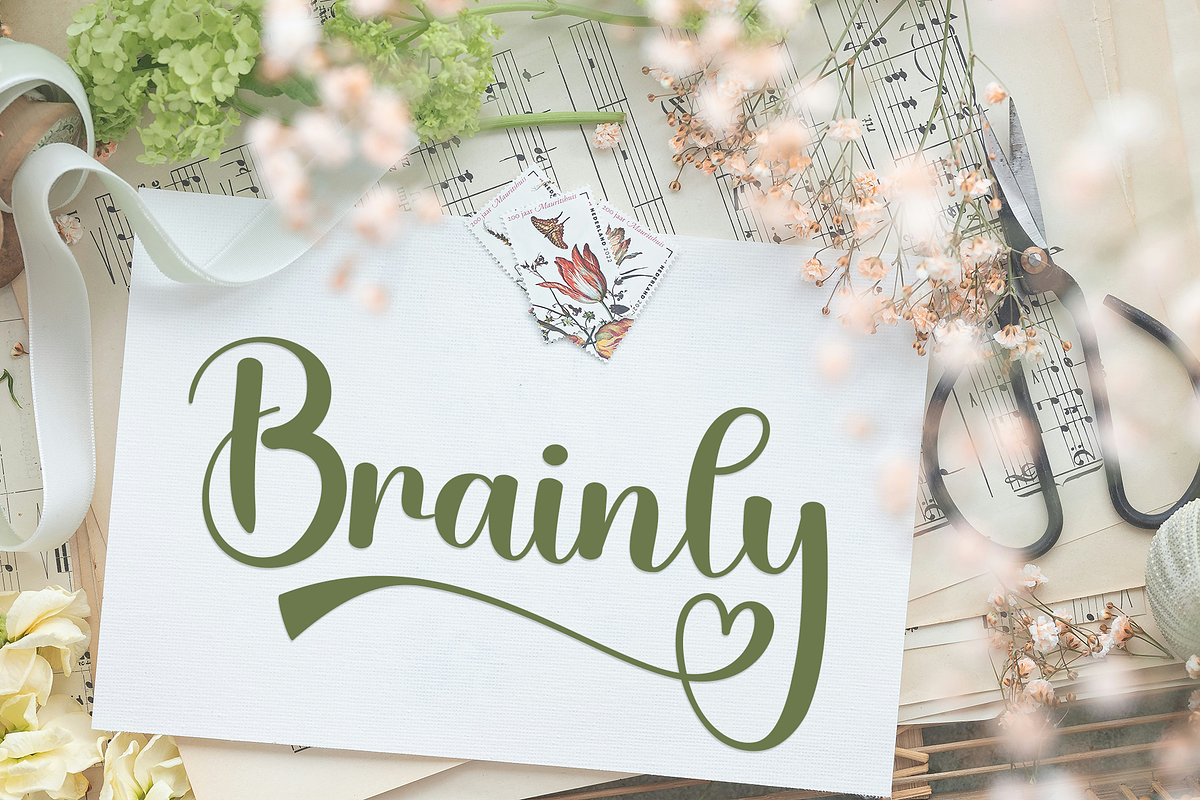 Family, a Handwritten Font by InermediaSTUDIO (Photo 7 of 8)