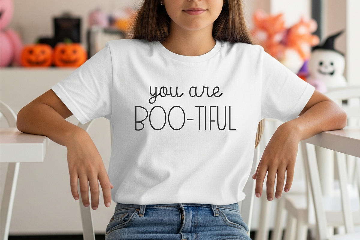 Handwritten Halloween, a Handwritten Font by Keithzo (Photo 4 of 6)