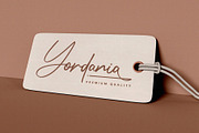 Geraldyne Signature, a Script Font by Sealoung (Thumbnail 13 of 18)