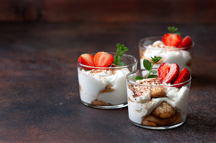 tiramisu with strawberries