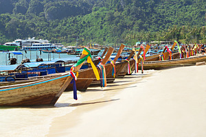 Long tail boats, a Photo by saiko3p