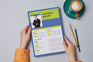 Creative CV Resume AI Specialist V3