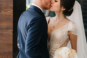 first meeting of the bride and groom