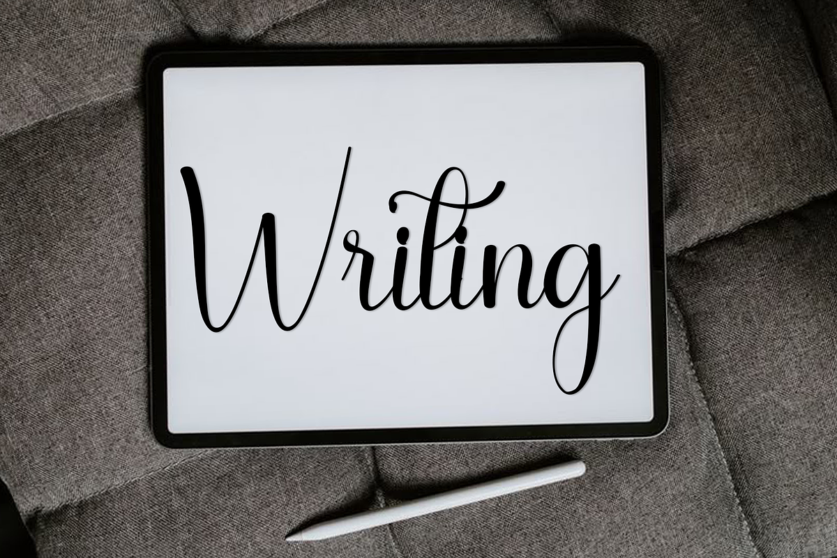 Holiday Magic, a Handwritten Font by InermediaSTUDIO (Photo 7 of 8)