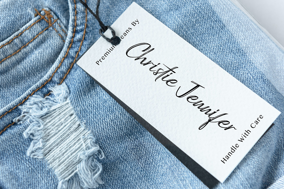 Candy Qelling - Brush Script Font, a Script Font by StringLabs (Photo 3 of 9)