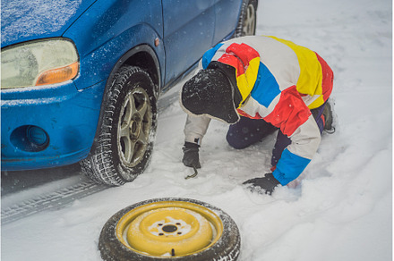 Winter accident on the road. A man, a Transportation Photo by Elizaveta Galitskaya