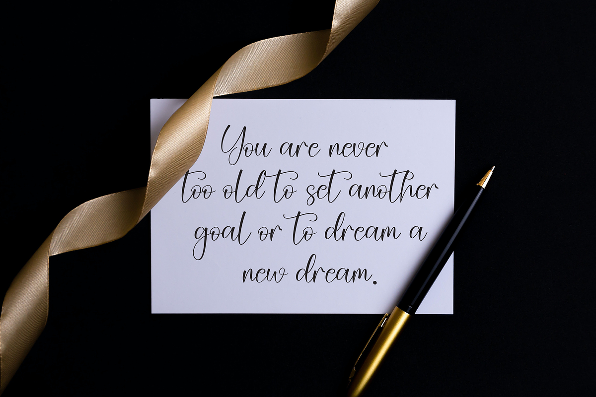 Autograph | Script Font, a Handwritten Font by Scratchones (Photo 5 of 9)