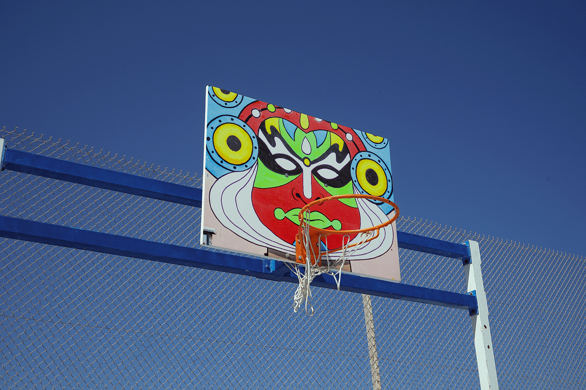 POSTER BASKET BALL MOCKUP, a Print Template by Le Studio Mockup (Photo 6 of 9)