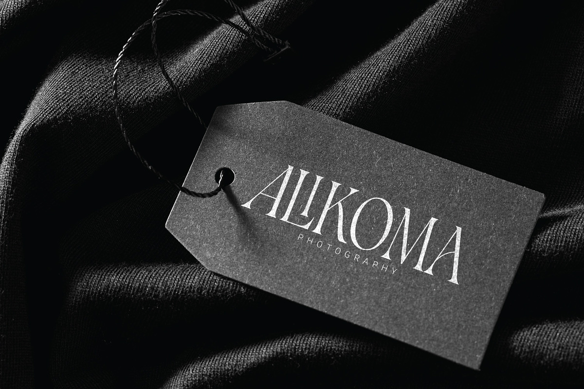 Komrile-Serif Font