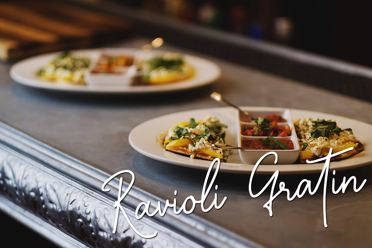 Graciast - Signature Font preview 8