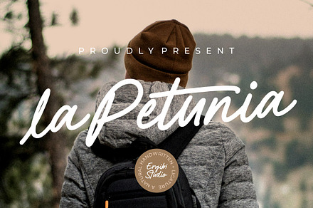 la Petunia - Natural Handwritten
