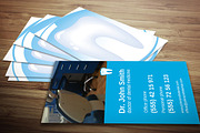 Dentist Business Card, a Business Card Template by Crazyleaf (Thumbnail 1 of 4)