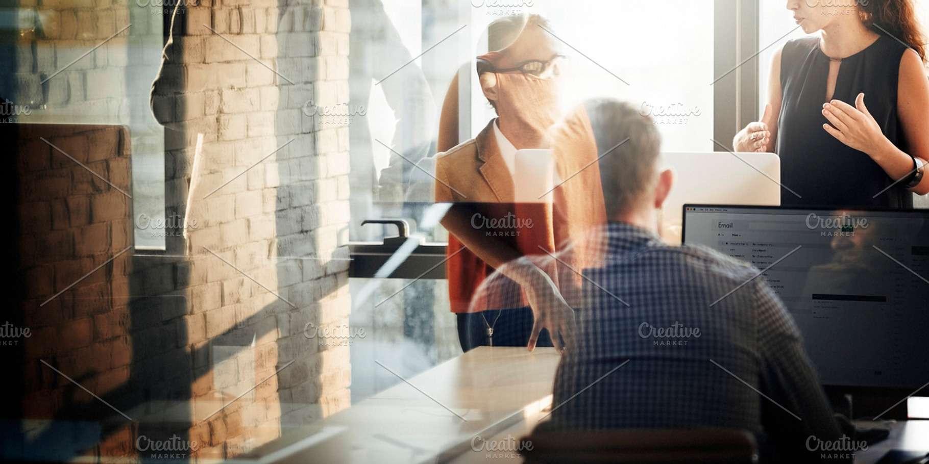 Business people together in office, a Photo by rawpixel