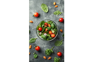 Vibrant Salad with Spinach, Arugula