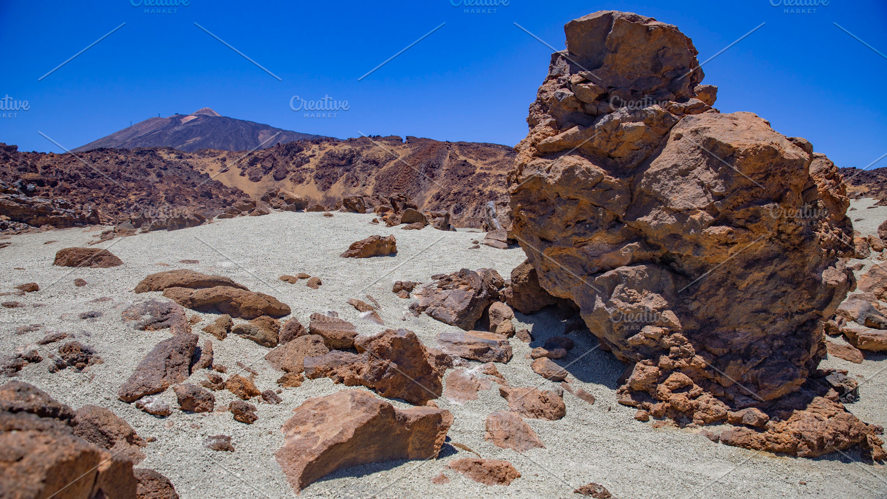 desert with dunes and mountains, a Photo by Pictures for you!!!!!!!!!