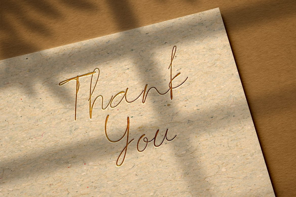 Last Signature Handwritten Font, a Handwritten Font by UICreative (Photo 5 of 5)