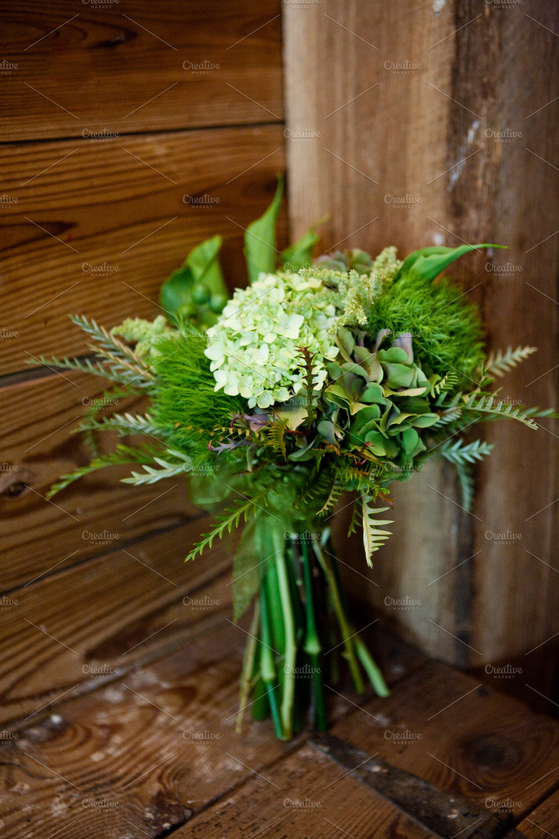 Green flower arrangement photo, a Wallpaper Photo by Stocklane