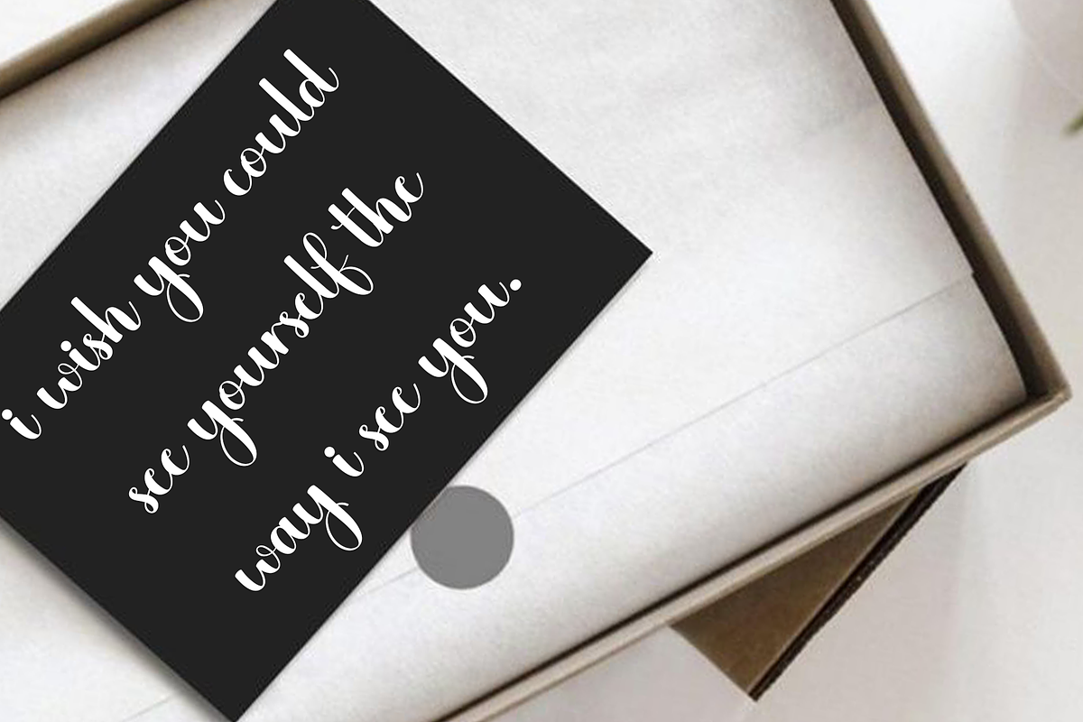 Daisy, a Handwritten Font by InermediaSTUDIO (Photo 4 of 8)