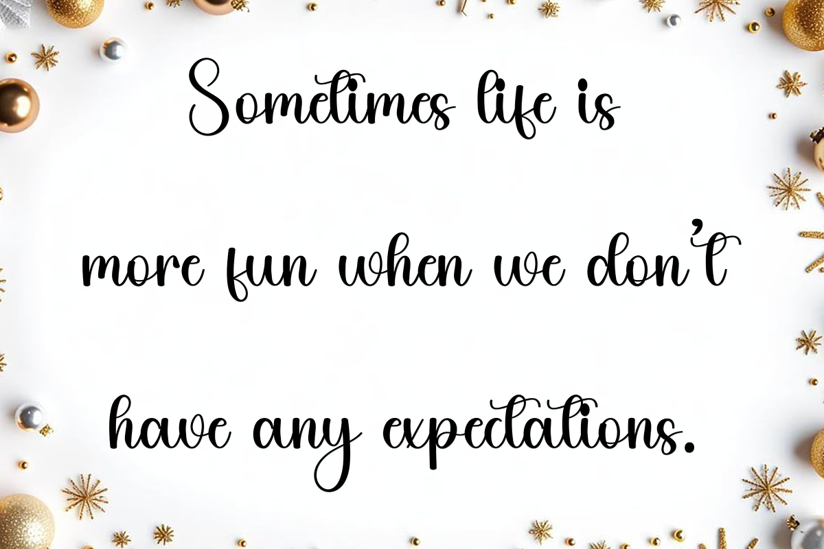 Black Magnolia, a Handwritten Font by InermediaSTUDIO (Photo 2 of 8)