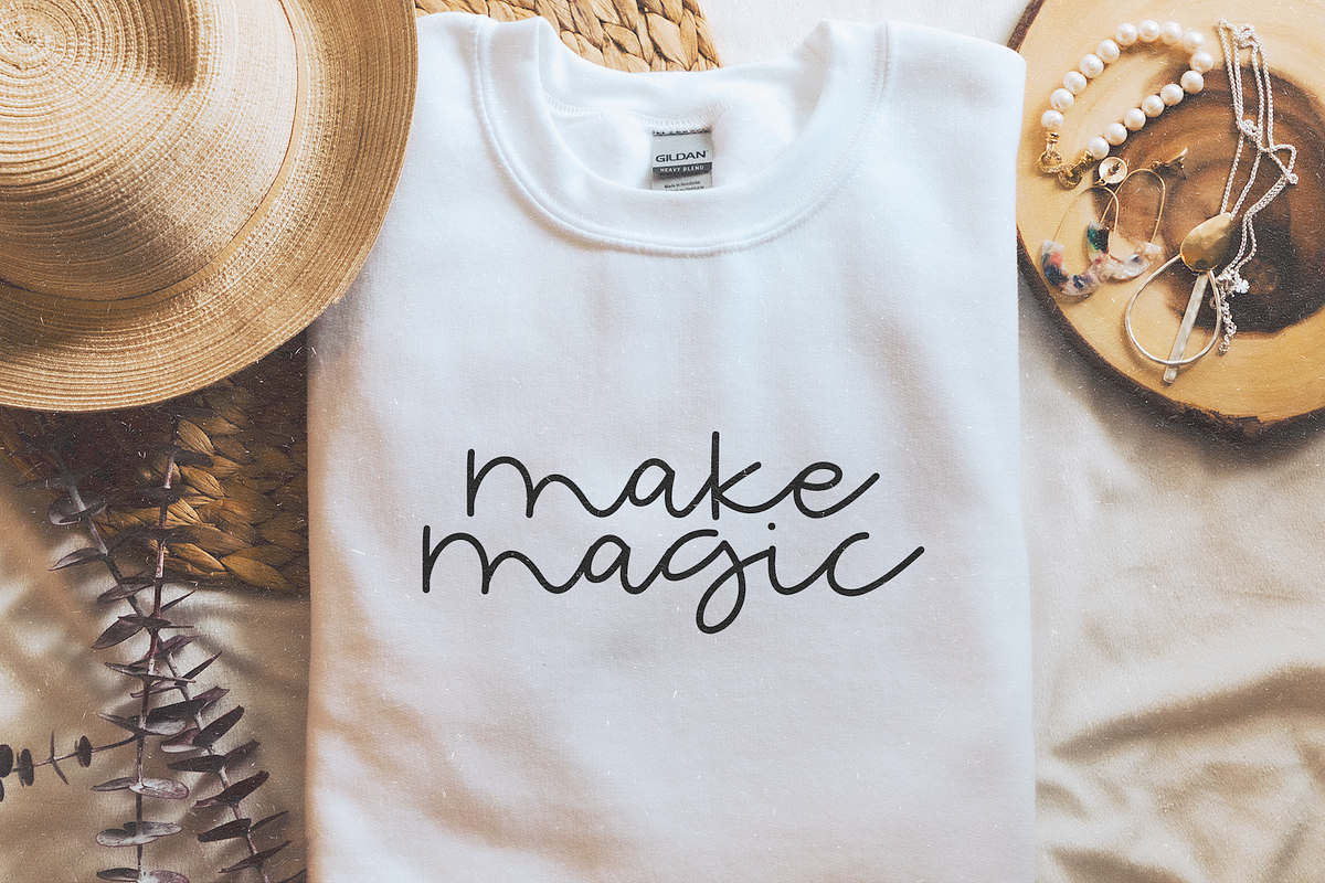 Extraordinary | Script Font preview 3