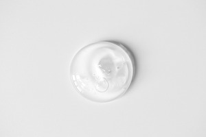 Aloe gel smudge with air bubbles