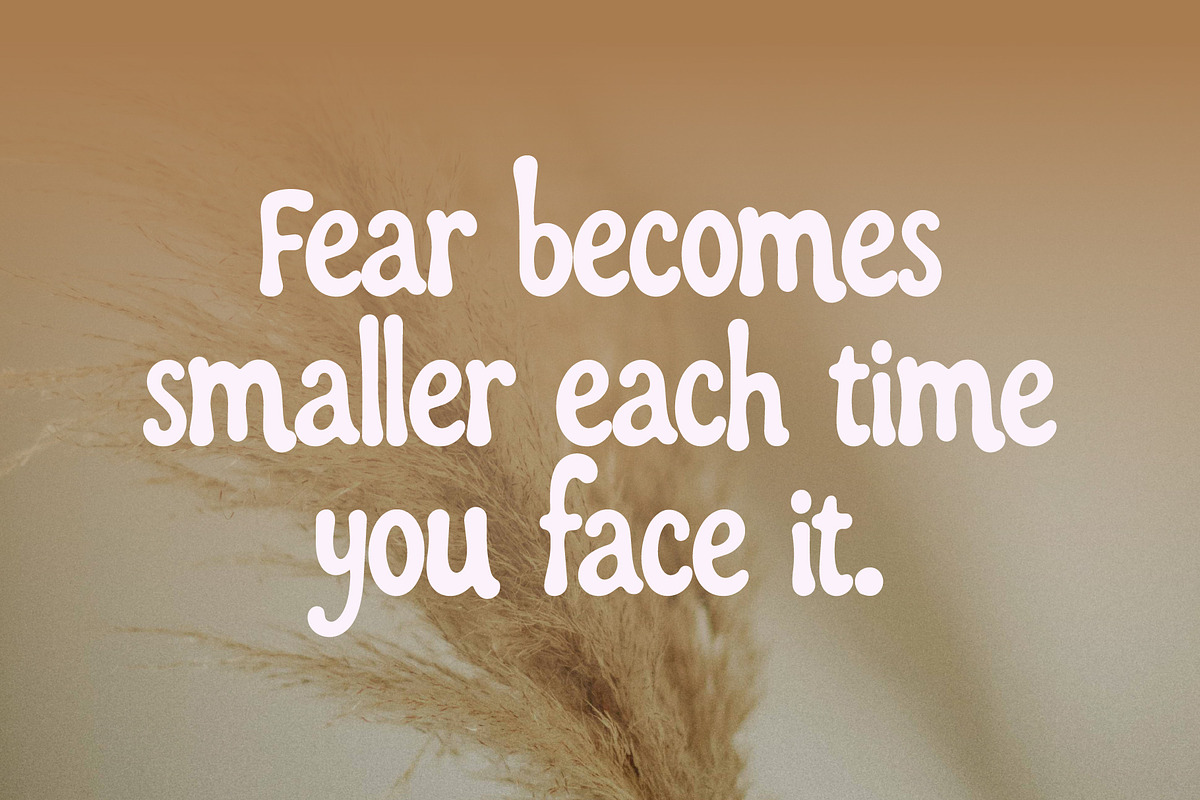 Romey Fosia Font, a Handwritten Font by Koplexs Studio (Photo 5 of 10)