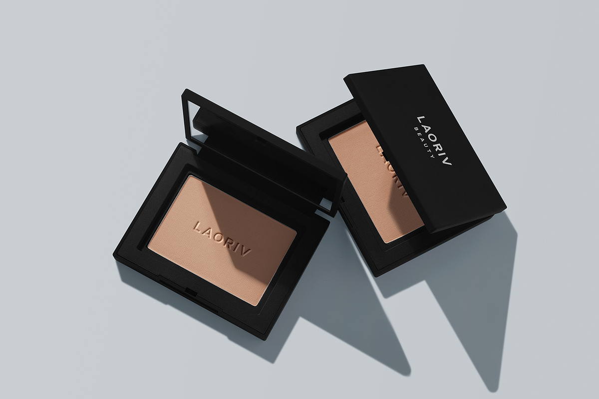 Logo Mockup Face Powder, a Packaging Mockup by Asylab (Photo 1 of 7)