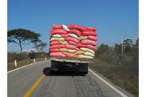 Overloaded truck, Mexico, a Transportation Photo by reisegraf.ch