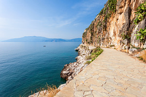Way to Nafplio beach, a Photo by saiko3p