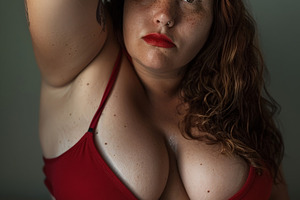 35 years old curvy woman, a Person Photo by Hamza067