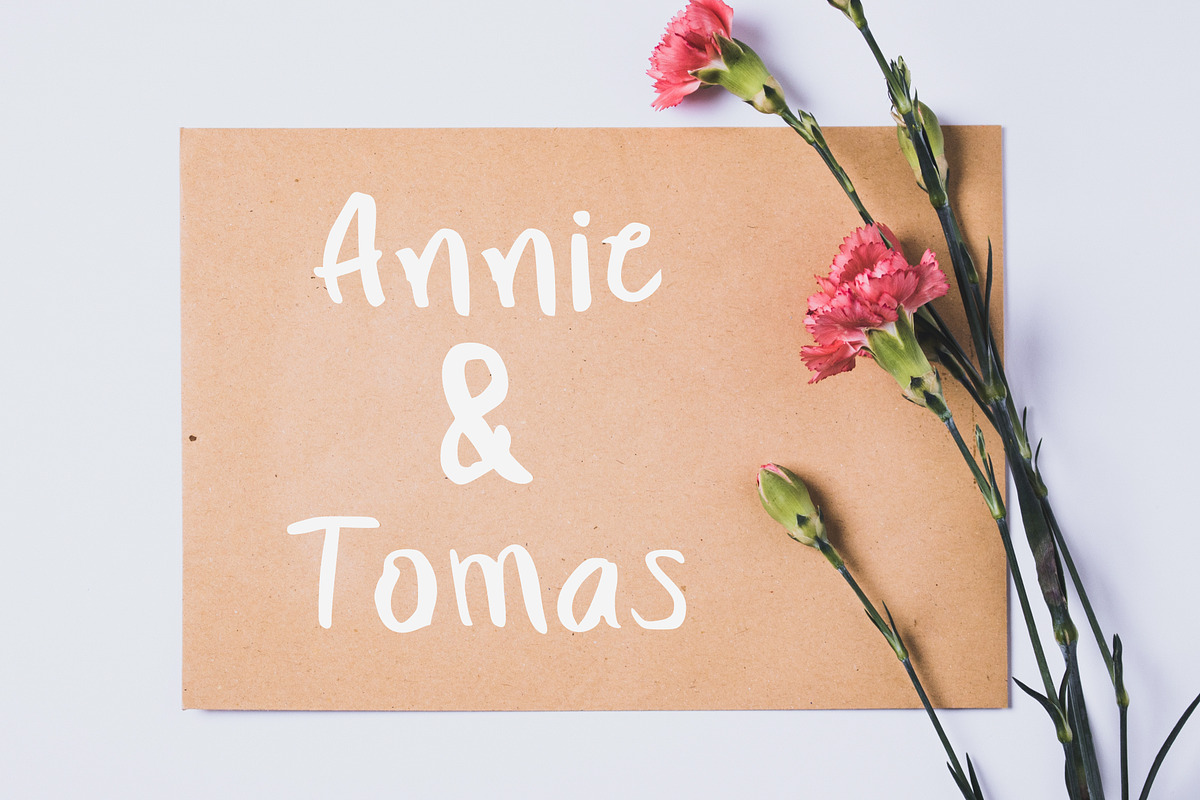 Good Charlie - Display Font