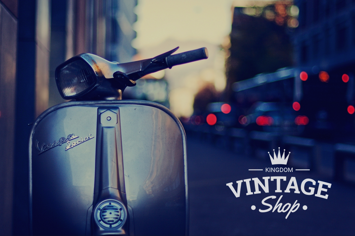 Vintage Logos Template Bundle V1, a Branding & Logo Template by SoubArt (Photo 2 of 10)